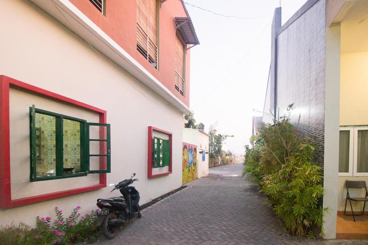 Reddoorz Plus Syariah Near Alun Alun Sampang Sampang  Exterior photo