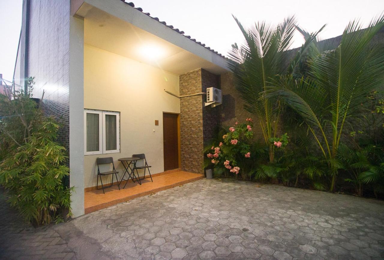 Reddoorz Plus Syariah Near Alun Alun Sampang Sampang  Exterior photo