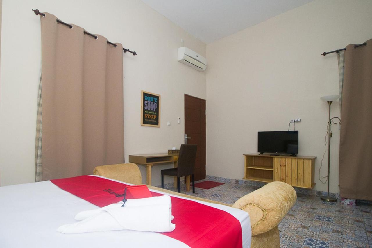 Reddoorz Plus Syariah Near Alun Alun Sampang Sampang  Exterior photo