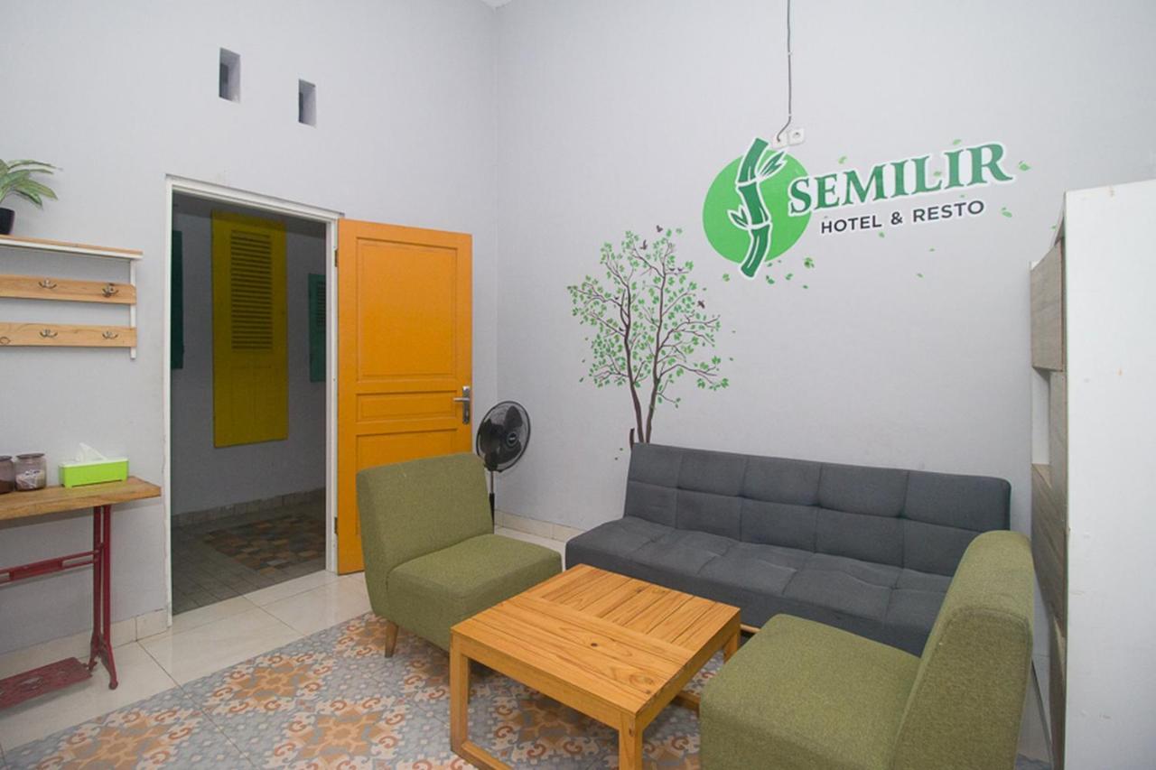 Reddoorz Plus Syariah Near Alun Alun Sampang Sampang  Exterior photo